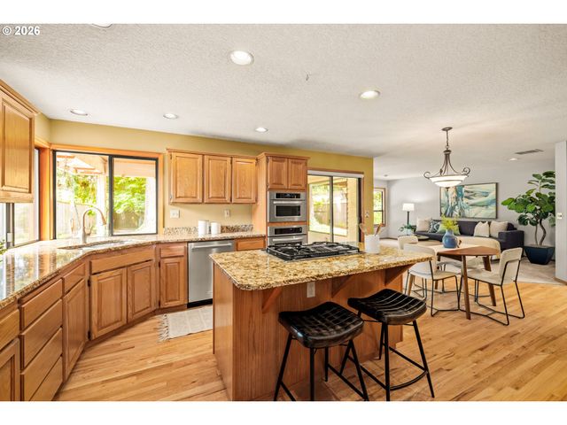 3011 Ne 156TH Ave, Portland, OR 97230