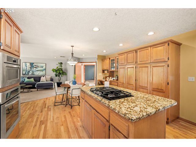 3011 Ne 156TH Ave, Portland, OR 97230