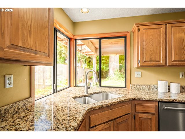 3011 Ne 156TH Ave, Portland, OR 97230