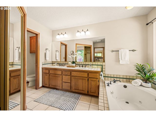3011 Ne 156TH Ave, Portland, OR 97230