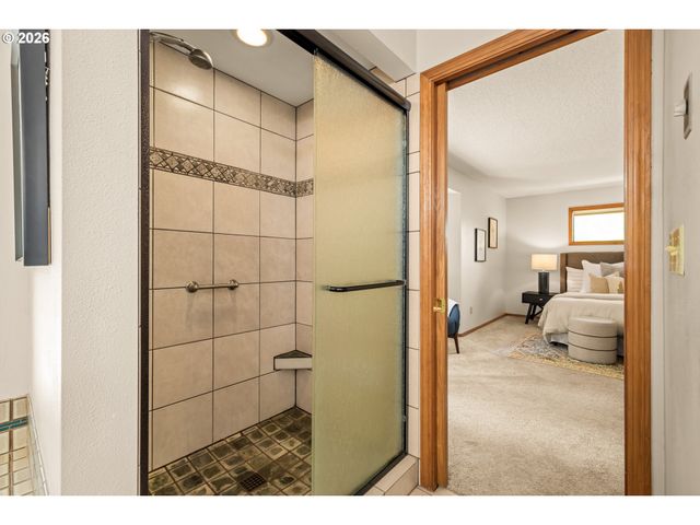 3011 Ne 156TH Ave, Portland, OR 97230