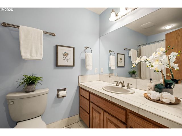 3011 Ne 156TH Ave, Portland, OR 97230