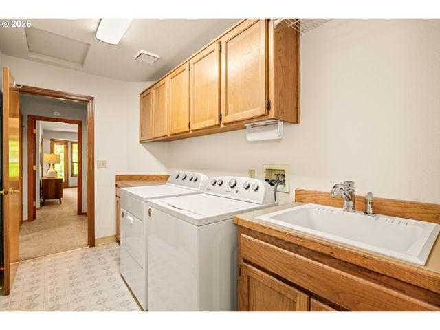3011 Ne 156TH Ave, Portland, OR 97230