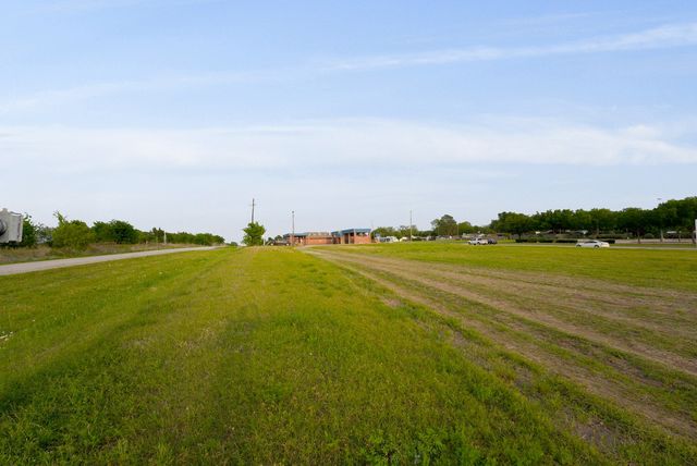 1607 E Scyene Road, Mesquite, TX 75149