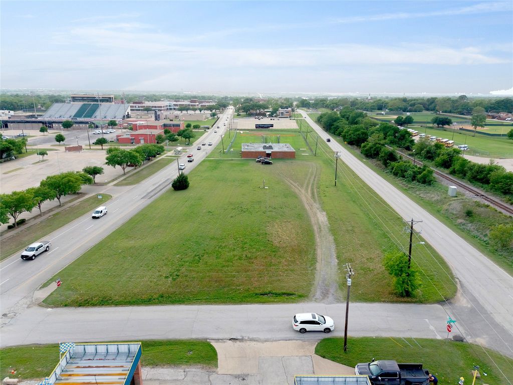 1607 E Scyene Road, Mesquite, TX 75149