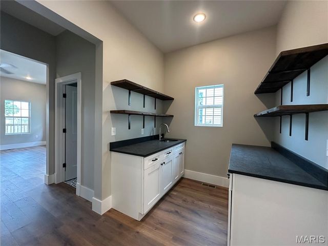 3229 Portis Avenue, St Louis, MO 63116