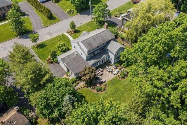 49 Hilltop Rd, Millburn Twp., NJ 07078