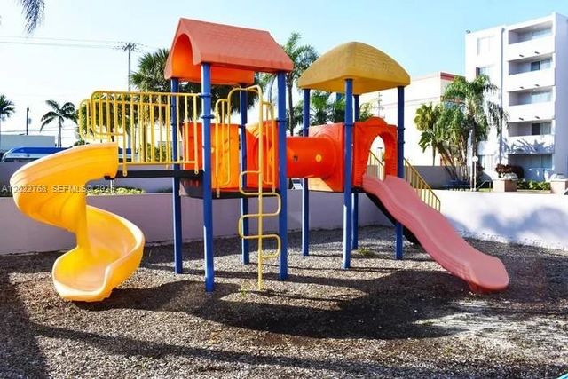 999 NE 167th St 521, North Miami Beach, FL 33162
