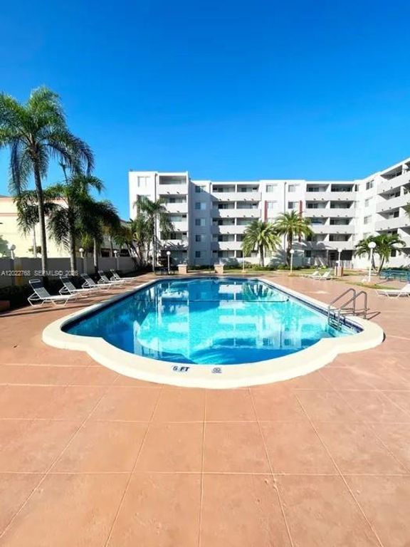 999 NE 167th St 521, North Miami Beach, FL 33162