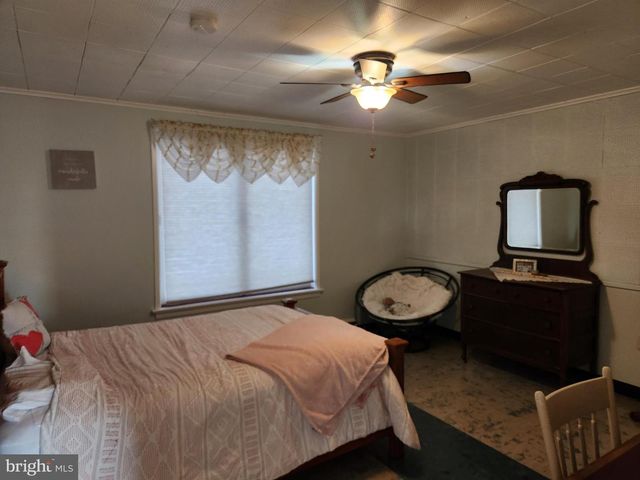 2361 LEABROOK RD, Lancaster, PA 17601