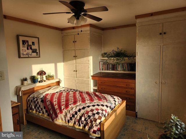 2361 LEABROOK RD, Lancaster, PA 17601