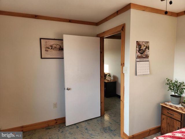 2361 LEABROOK RD, Lancaster, PA 17601