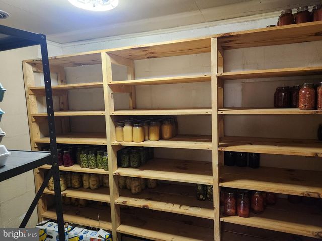 2361 LEABROOK RD, Lancaster, PA 17601