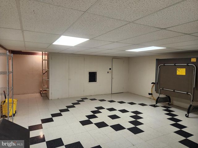 2361 LEABROOK RD, Lancaster, PA 17601