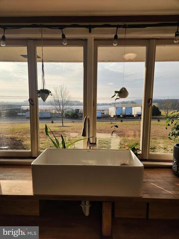 2361 LEABROOK RD, Lancaster, PA 17601