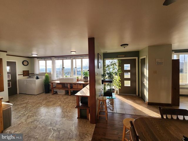 2361 LEABROOK RD, Lancaster, PA 17601