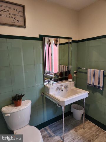 2361 LEABROOK RD, Lancaster, PA 17601