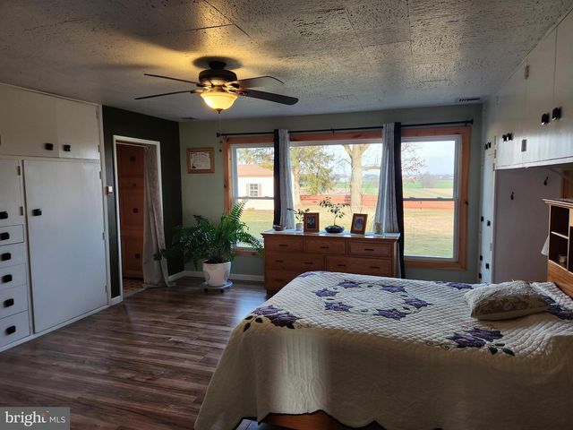 2361 LEABROOK RD, Lancaster, PA 17601