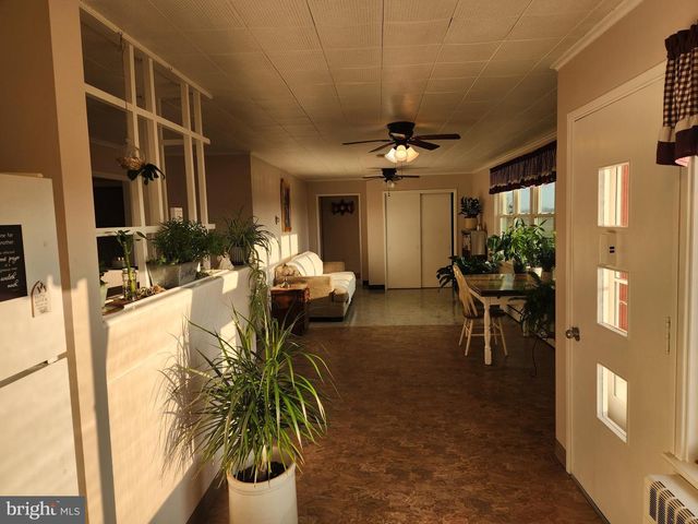 2361 LEABROOK RD, Lancaster, PA 17601