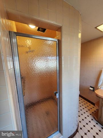 2361 LEABROOK RD, Lancaster, PA 17601