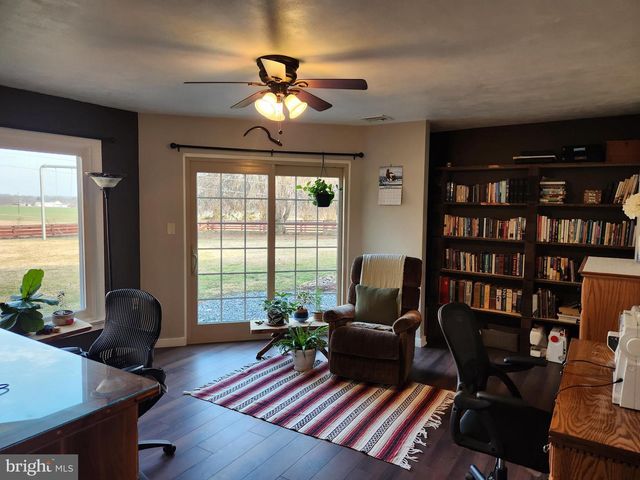 2361 LEABROOK RD, Lancaster, PA 17601