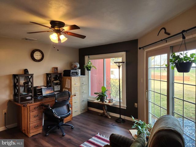 2361 LEABROOK RD, Lancaster, PA 17601