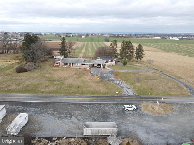 2361 LEABROOK RD, Lancaster, PA 17601