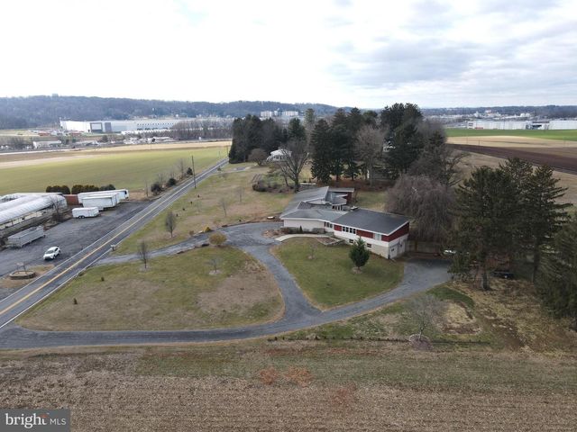 2361 LEABROOK RD, Lancaster, PA 17601