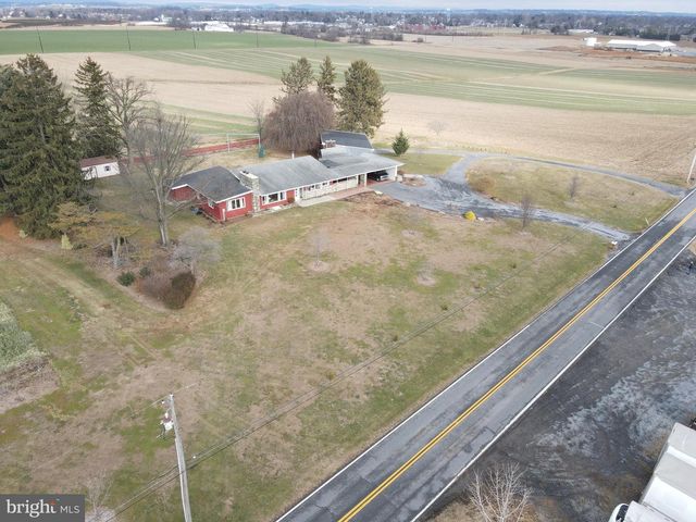 2361 LEABROOK RD, Lancaster, PA 17601