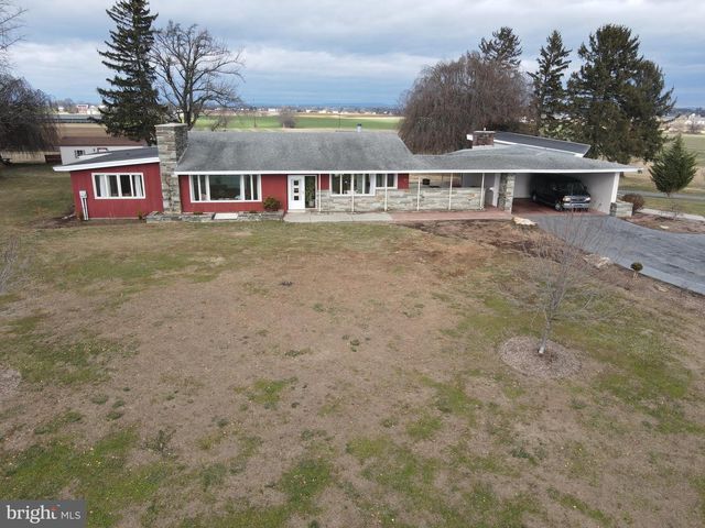 2361 LEABROOK RD, Lancaster, PA 17601