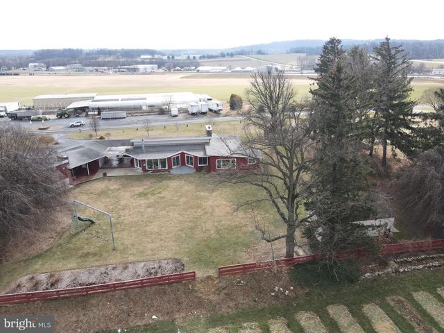 2361 LEABROOK RD, Lancaster, PA 17601