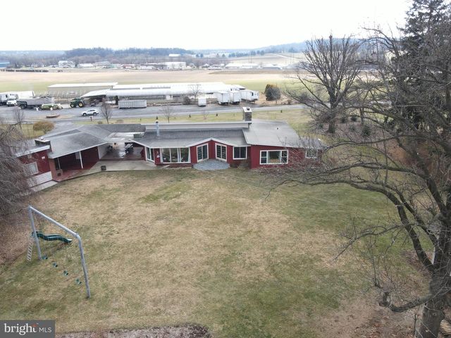 2361 LEABROOK RD, Lancaster, PA 17601