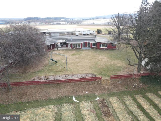 2361 LEABROOK RD, Lancaster, PA 17601