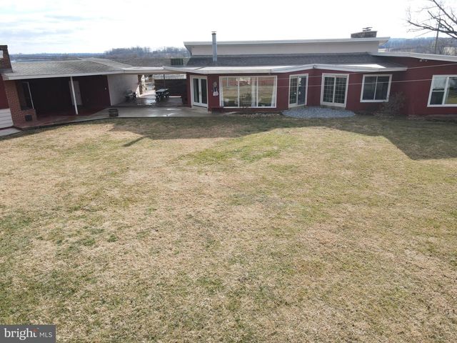 2361 LEABROOK RD, Lancaster, PA 17601