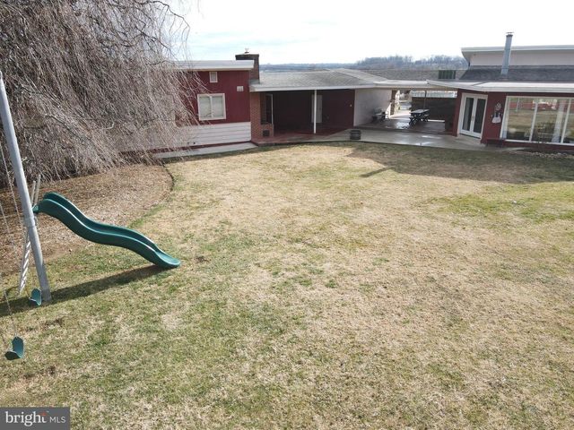 2361 LEABROOK RD, Lancaster, PA 17601