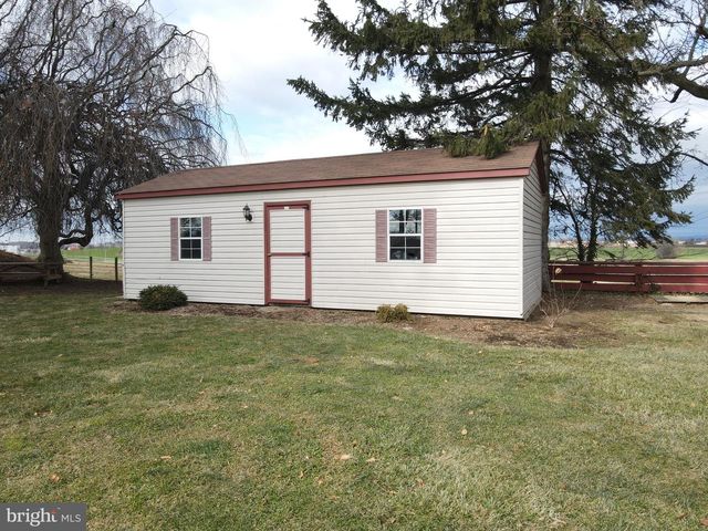 2361 LEABROOK RD, Lancaster, PA 17601