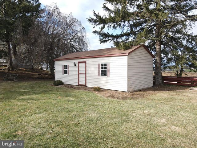 2361 LEABROOK RD, Lancaster, PA 17601