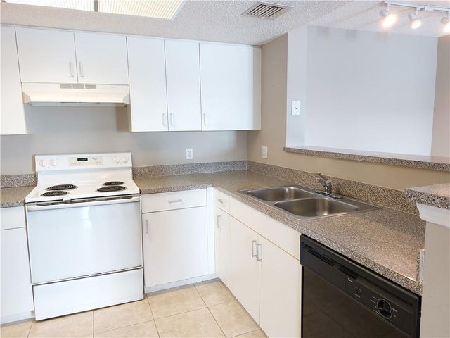 5001 Wiles Rd 308, Coconut Creek, FL 33073