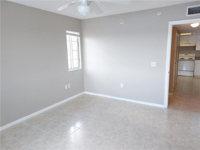 5001 Wiles Rd 308, Coconut Creek, FL 33073