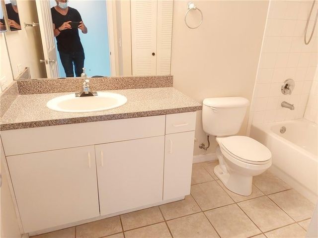 5001 Wiles Rd 308, Coconut Creek, FL 33073