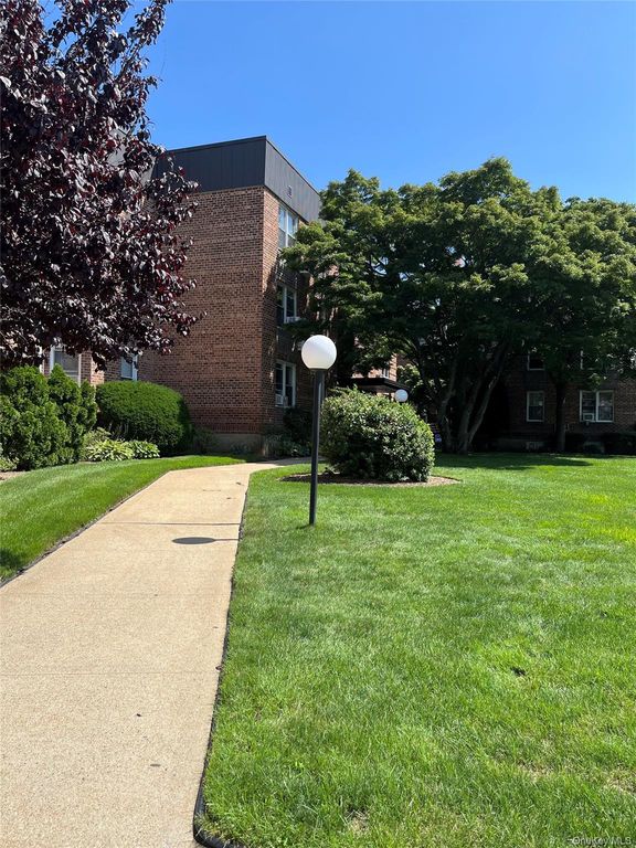 510 Dubois Ave c3, North Valley Stream, NY 11581 — photo 2