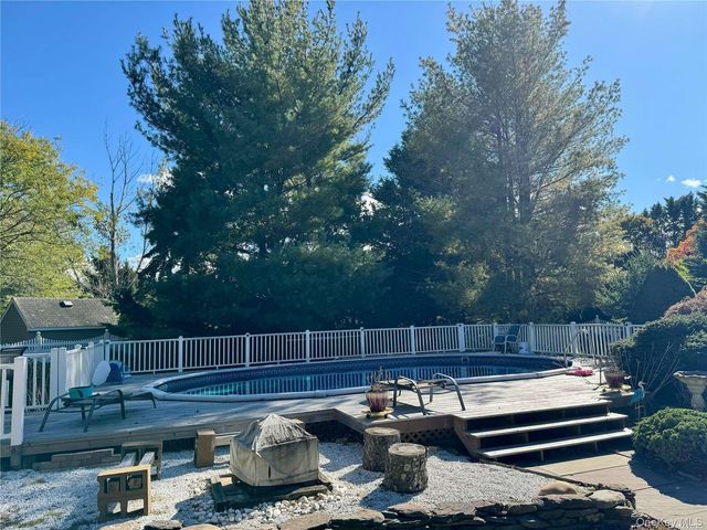 196 High Meadow Lane, Jamesport, NY 11901