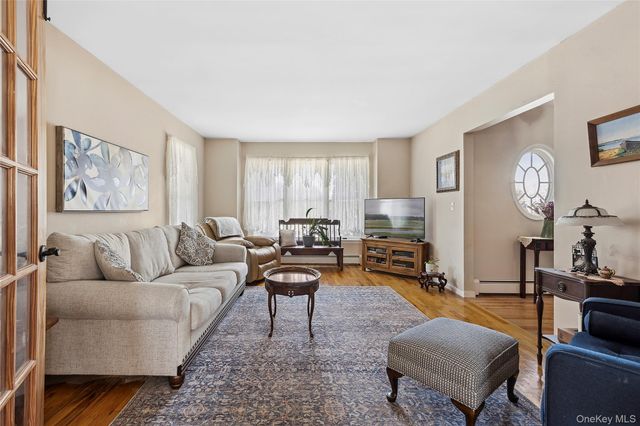 196 High Meadow Lane, Jamesport, NY 11901