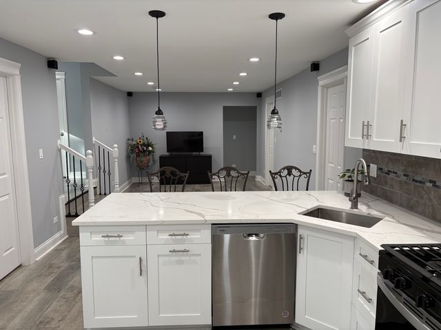 5517 Essex Road, Lisle, IL 60532