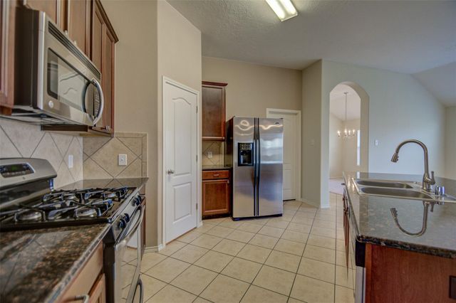 2406 Grove View Trail, Fresno, TX 77545
