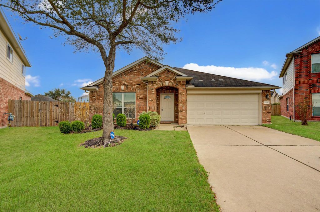 2406 Grove View Trail, Fresno, TX 77545