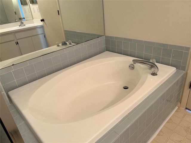 11417 GLENMONT DRIVE, Tampa, FL 33635
