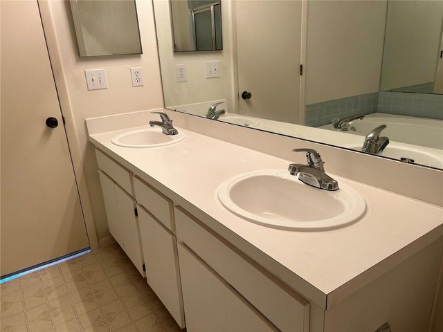 11417 GLENMONT DRIVE, Tampa, FL 33635