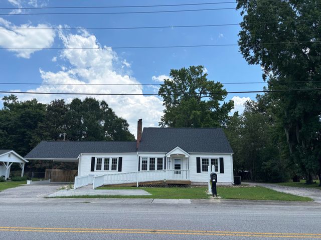 202 Carolina Avenue, Moncks Corner, SC 29461