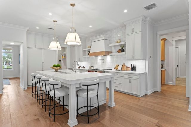 4536 W SWANN AVENUE, Tampa, FL 33609